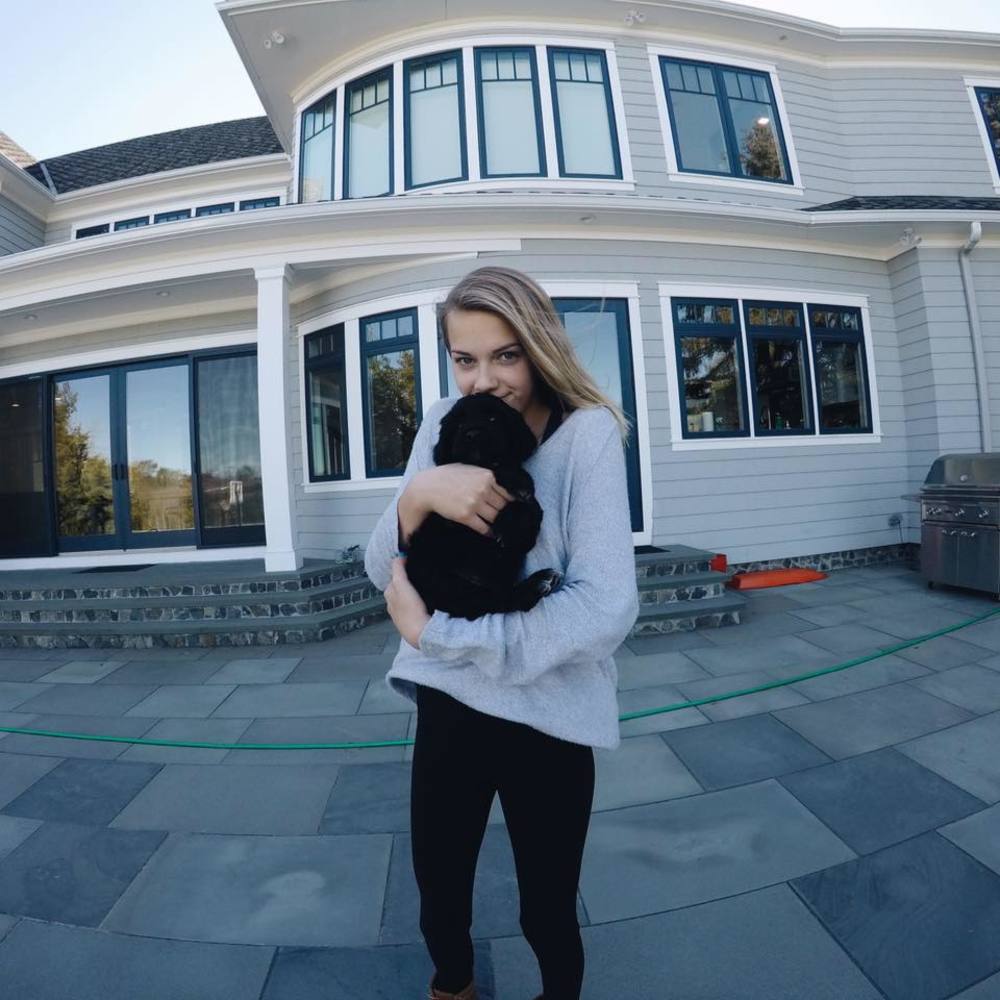 Meet your Posher, Alix